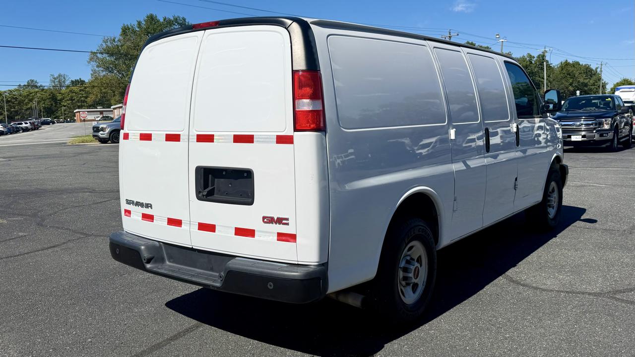 GMC Savana Cargo Van  2022