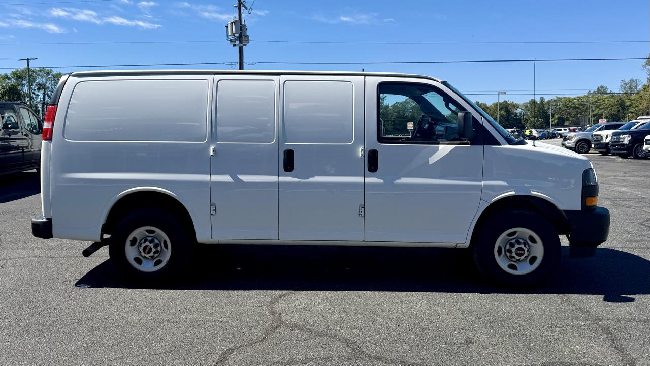 GMC Savana Cargo Van  2022
