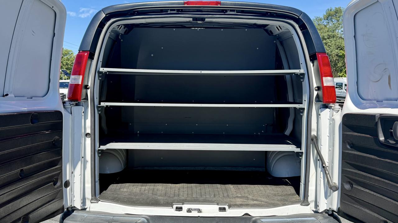 GMC Savana Cargo Van  2022