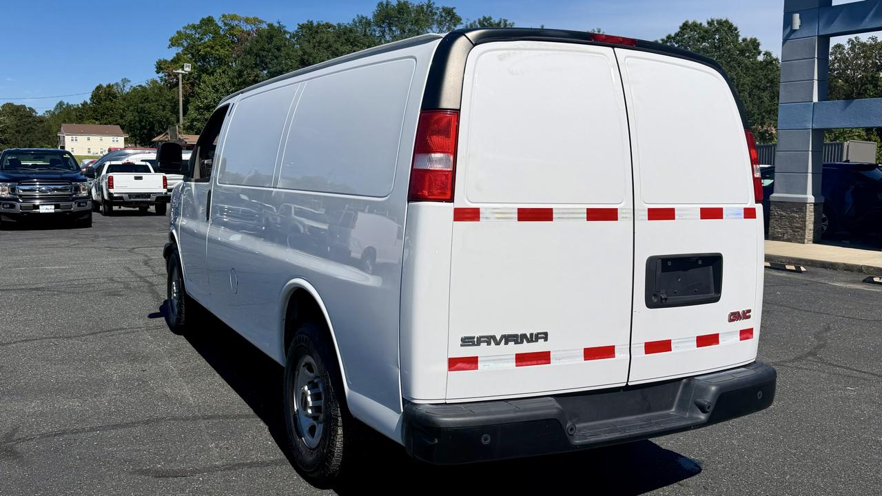 GMC Savana Cargo Van  2022