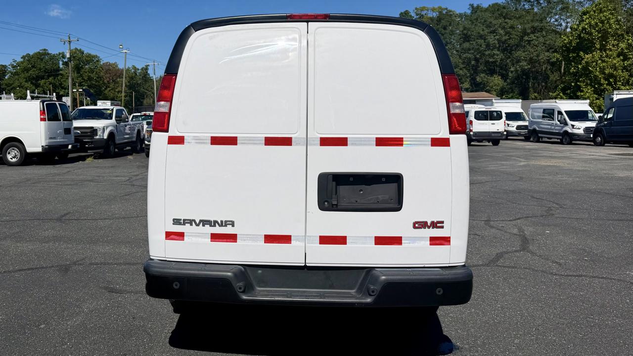 GMC Savana Cargo Van  2022