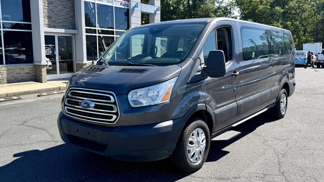 Ford Transit photo 2