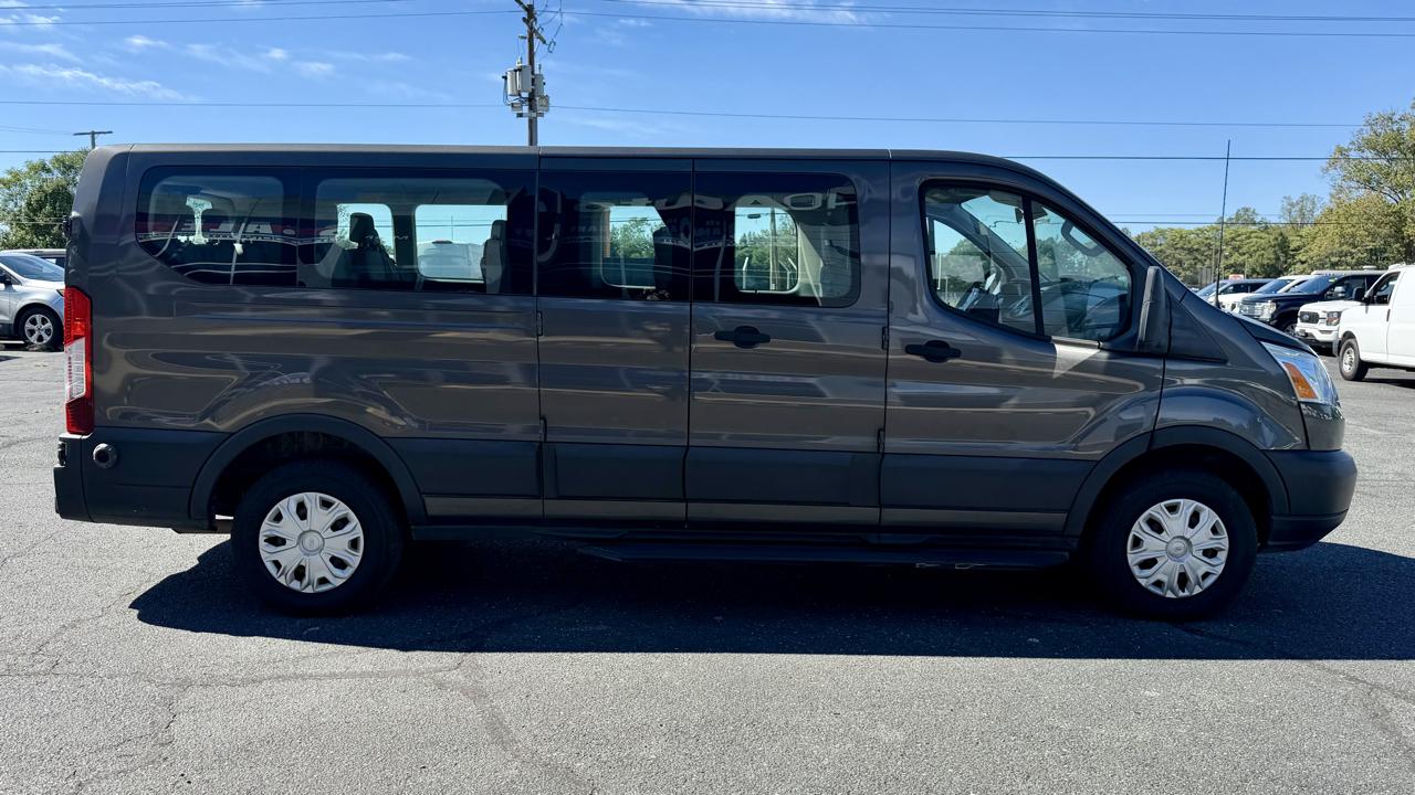 Ford Transit photo 3