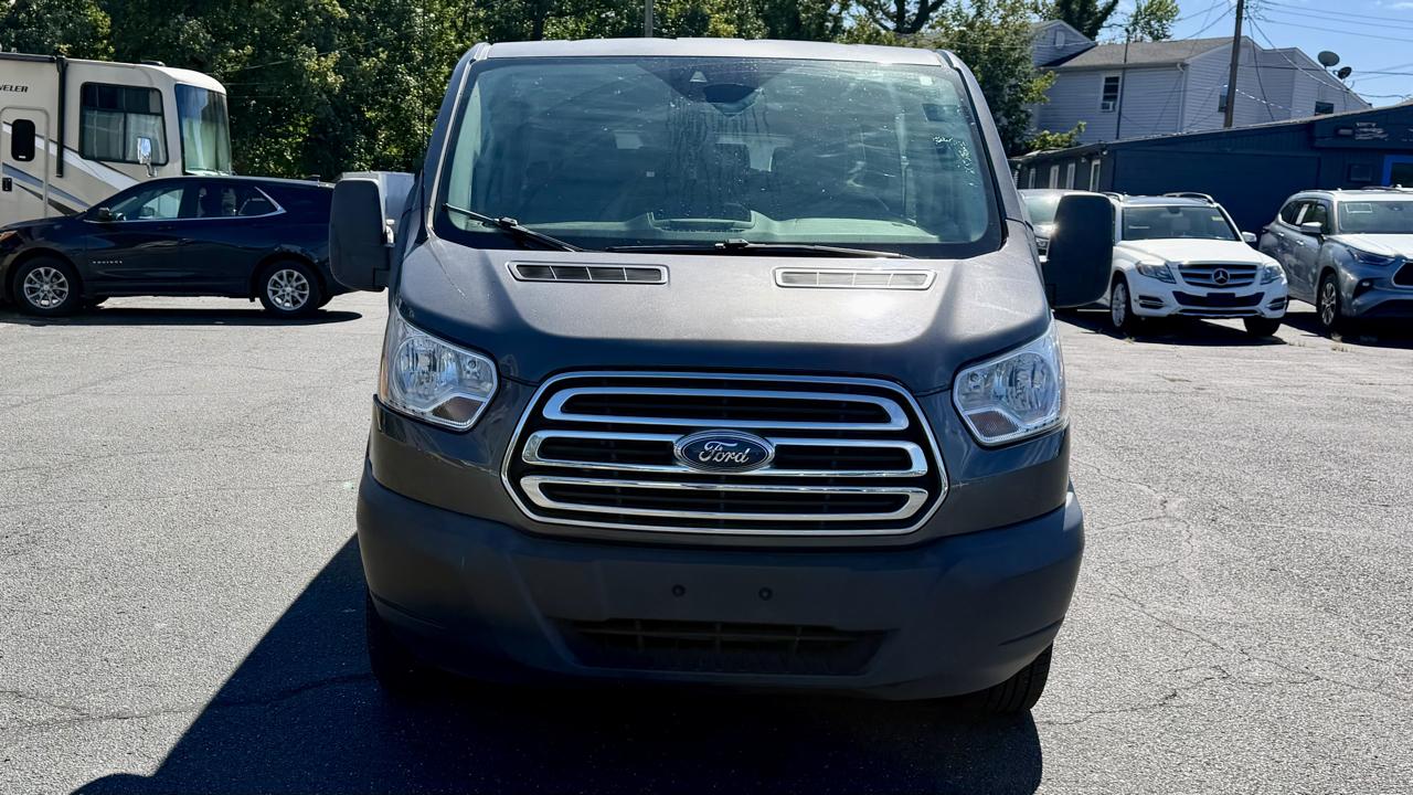 Ford Transit photo 5