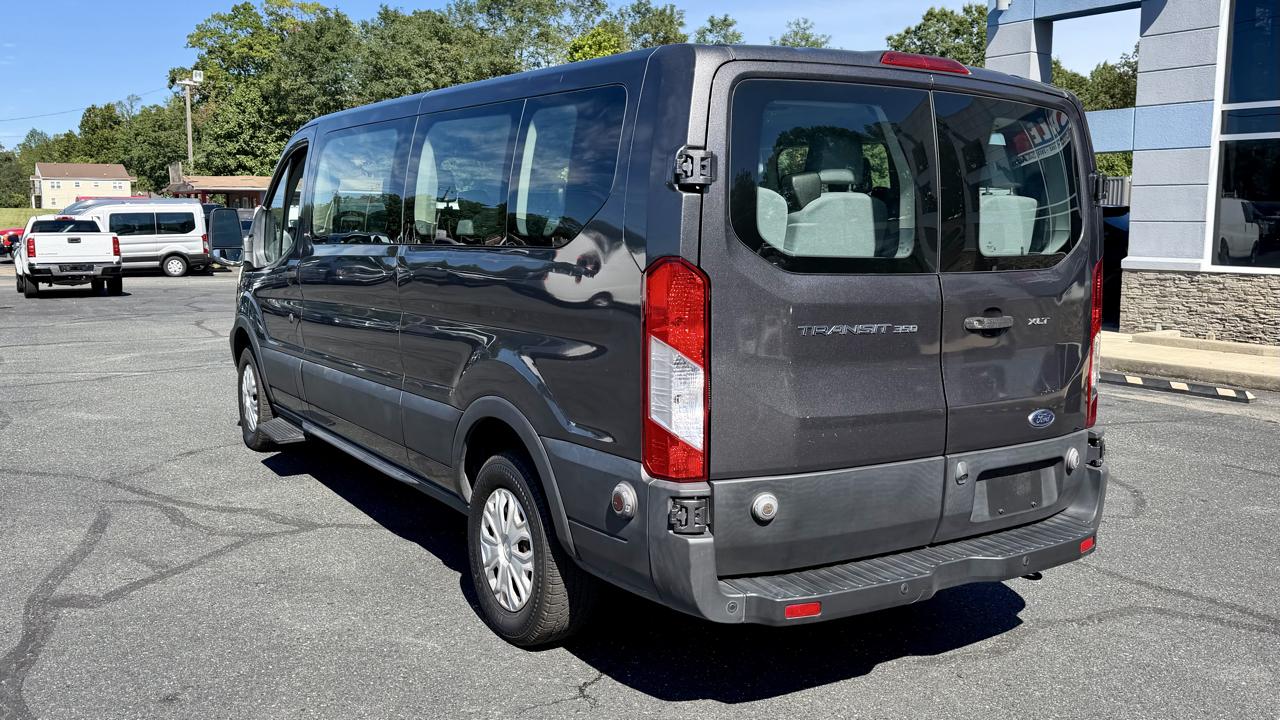 Ford Transit photo 6