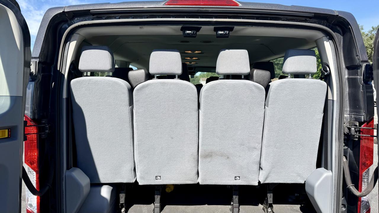 Ford Transit photo 11