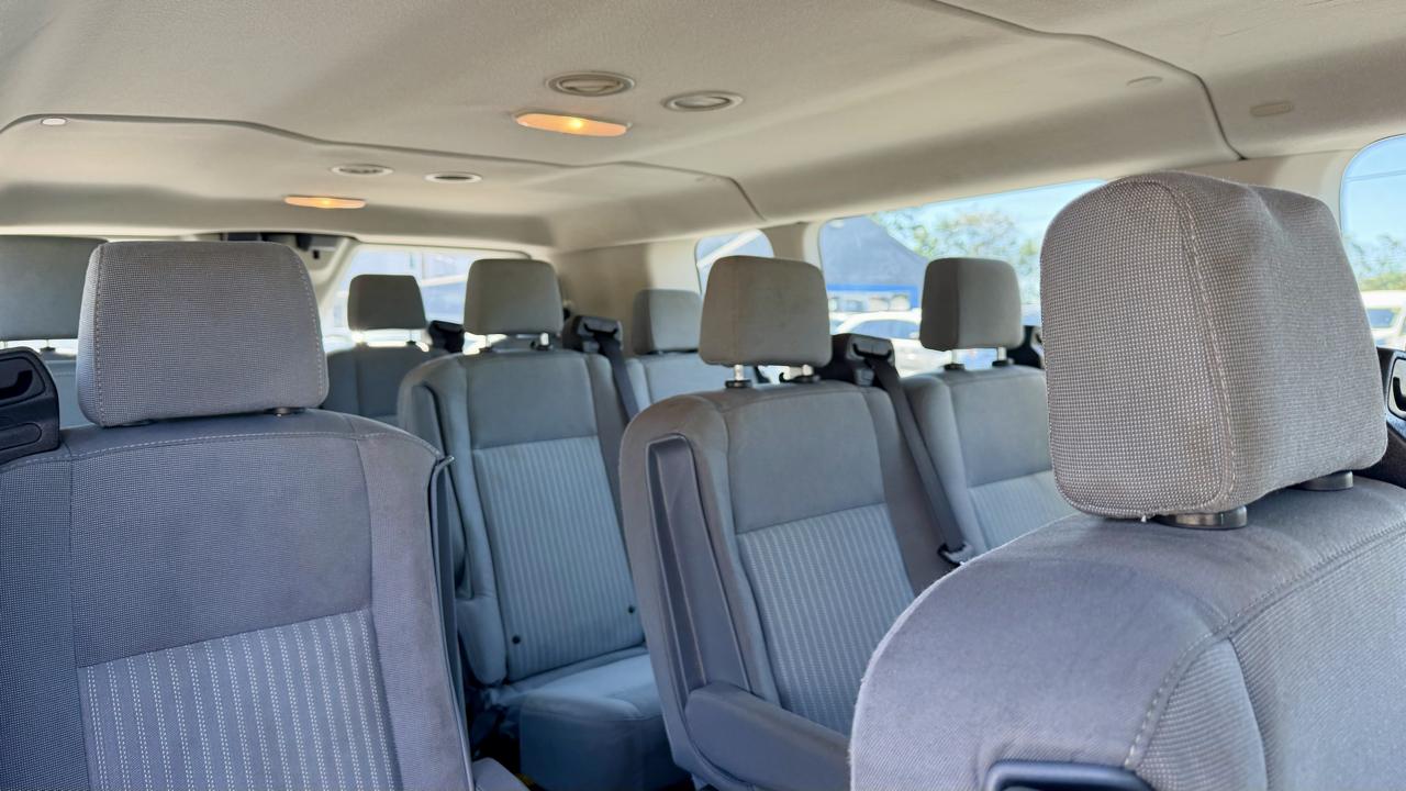 Ford Transit photo 14