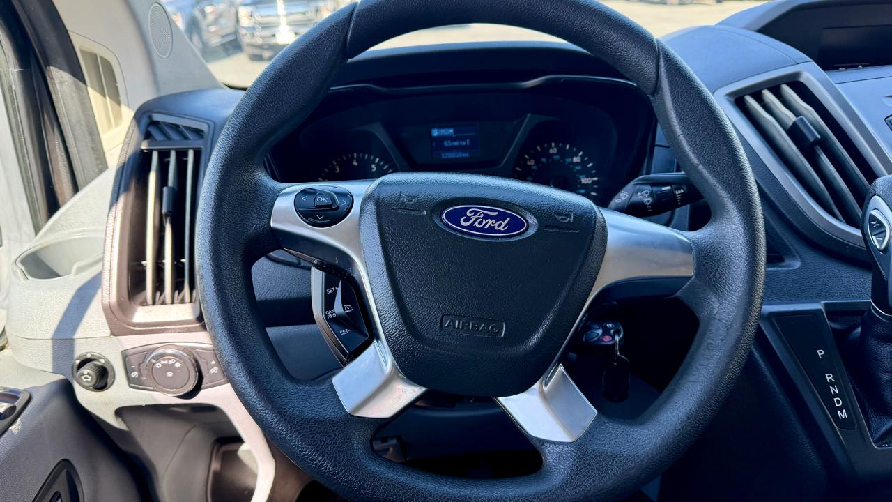 Ford Transit photo 15