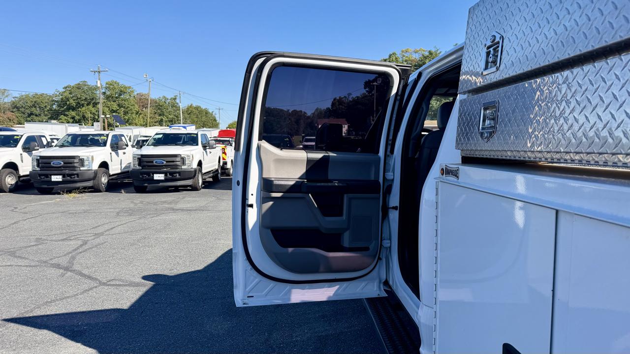 Ford F-350 photo 17