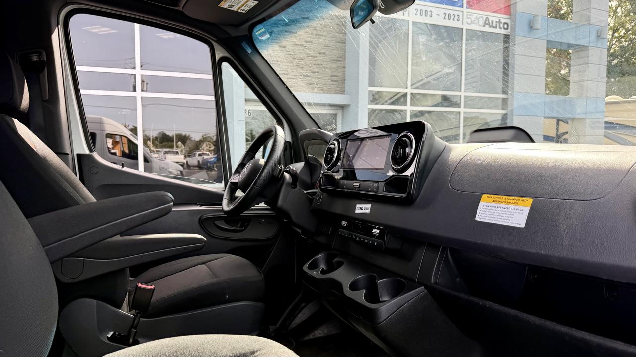 Mercedes-Benz Sprinter Passenger Van  2025