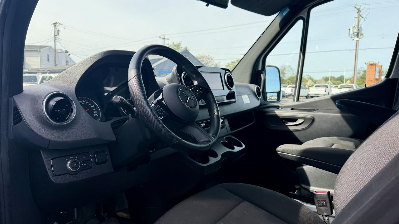 Mercedes-Benz Sprinter Passenger Van  2025