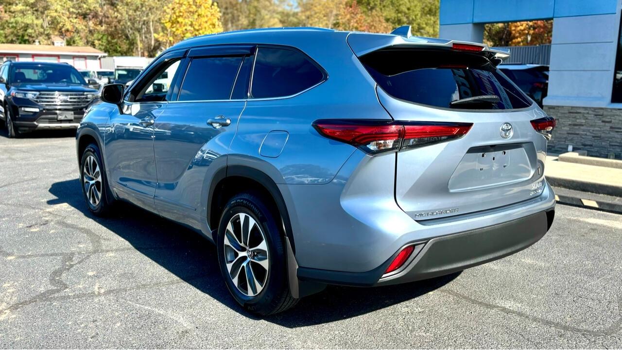 Toyota Highlander  2021