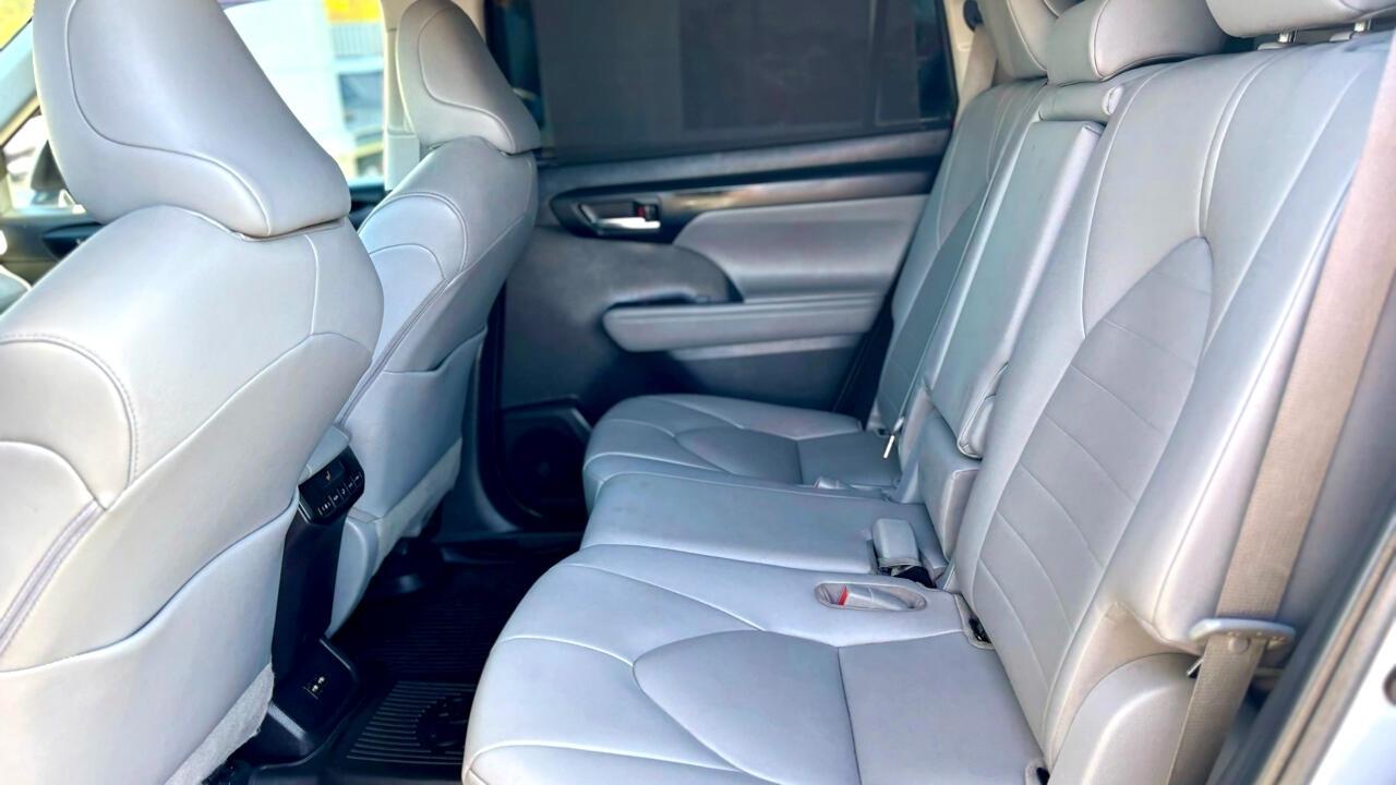 Toyota Highlander  2021