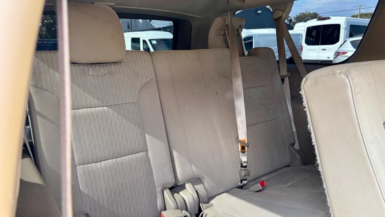 Chevrolet Suburban  2015