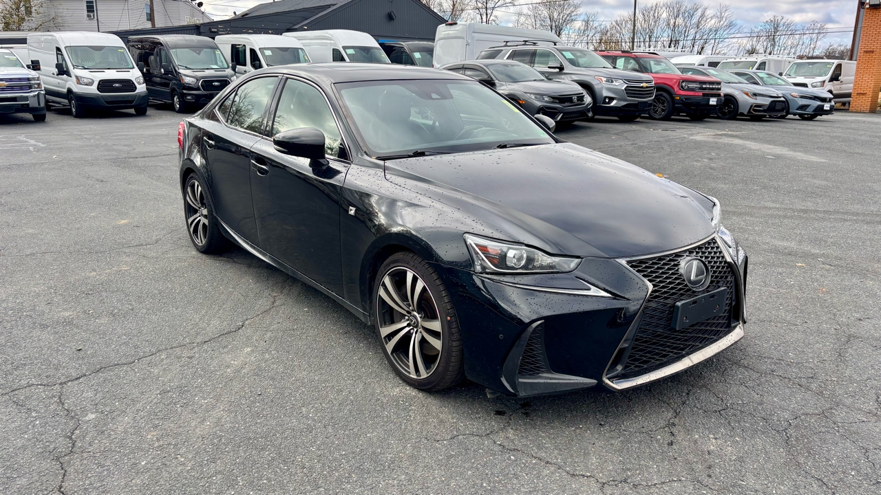 Lexus IS  2019