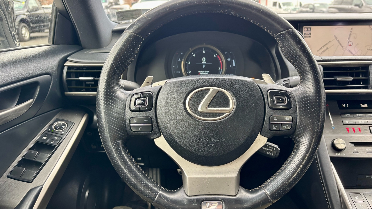 Lexus IS  2019
