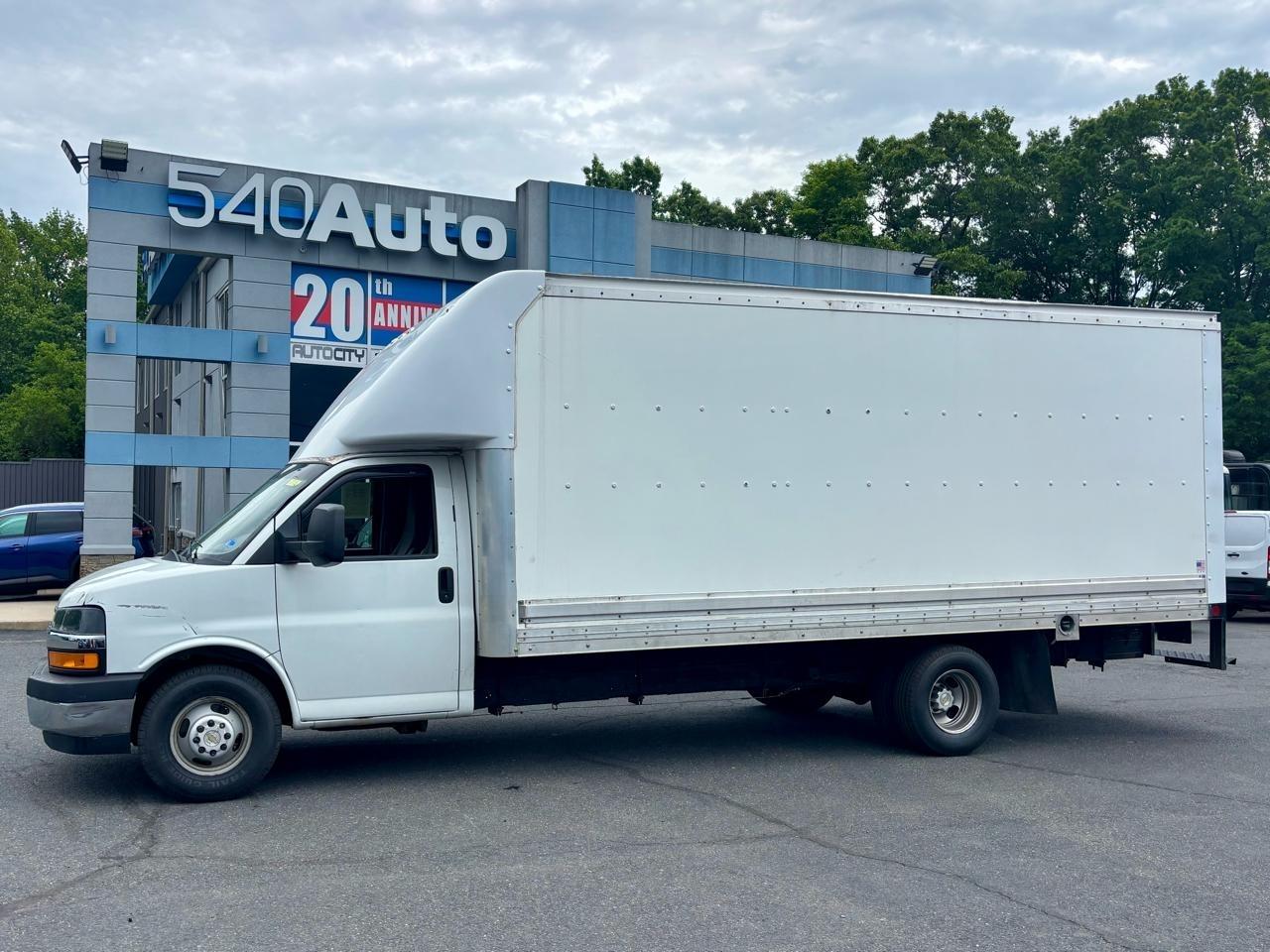 2020 Chevrolet Express 18 FT Box 18Lx6.5Hx7W