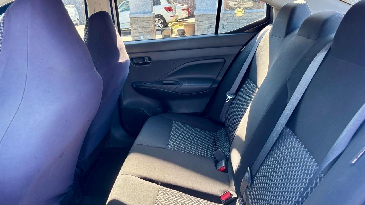 Nissan Versa  2021