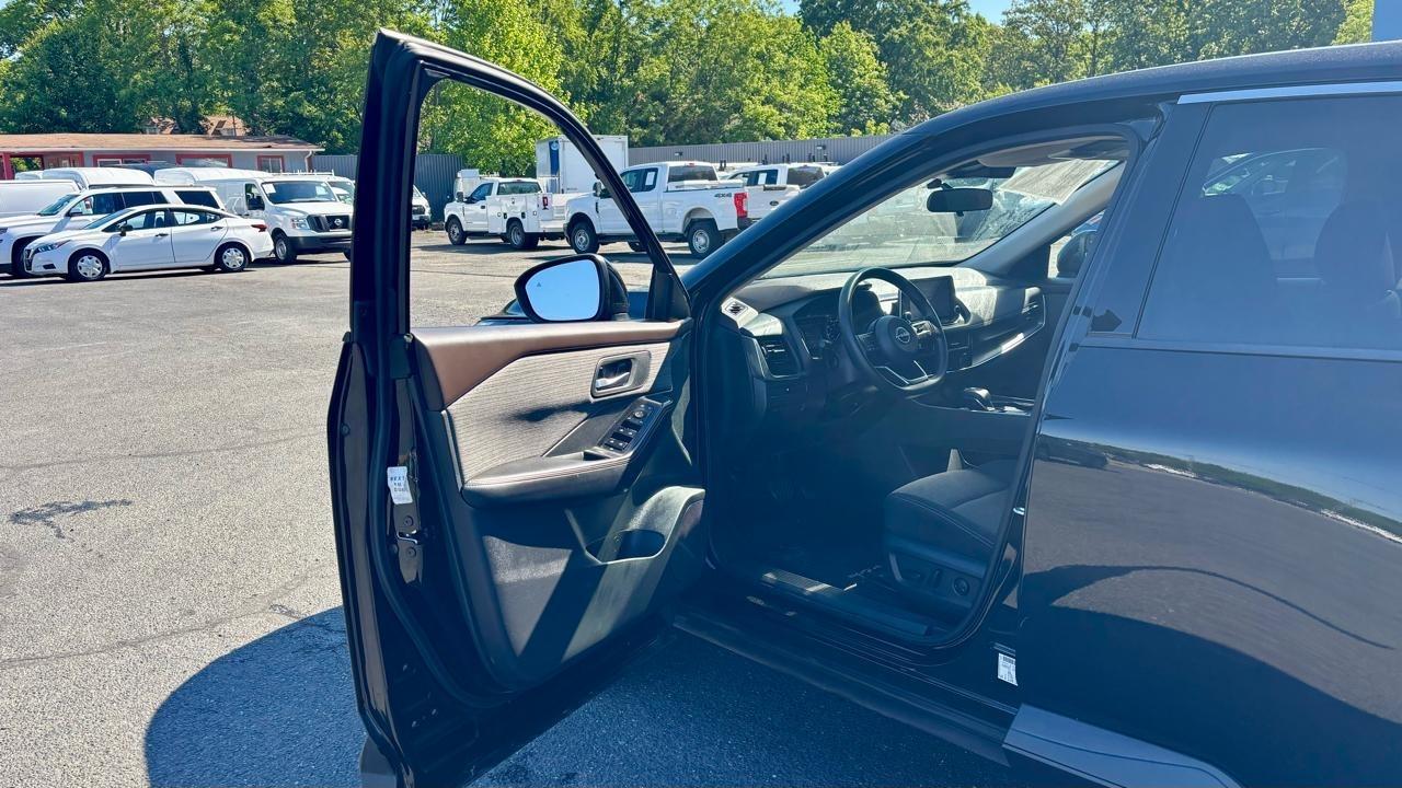 Nissan Rogue  2021