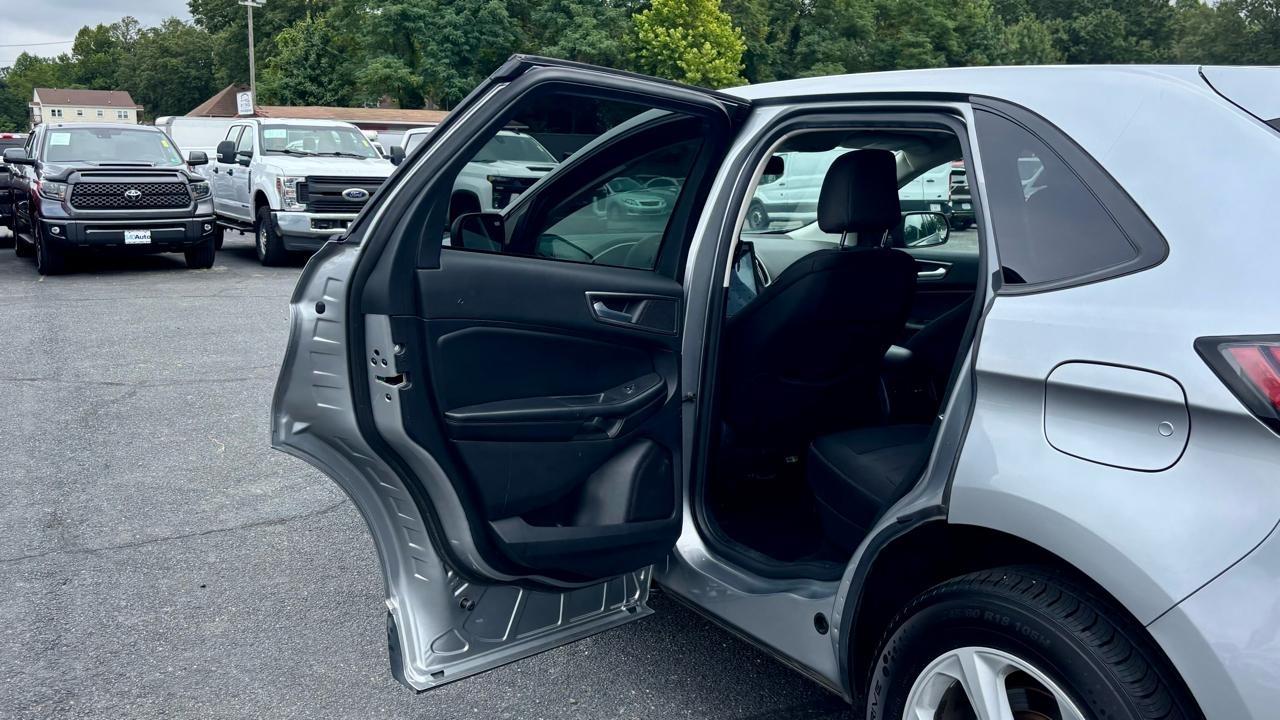 Ford Edge  2021
