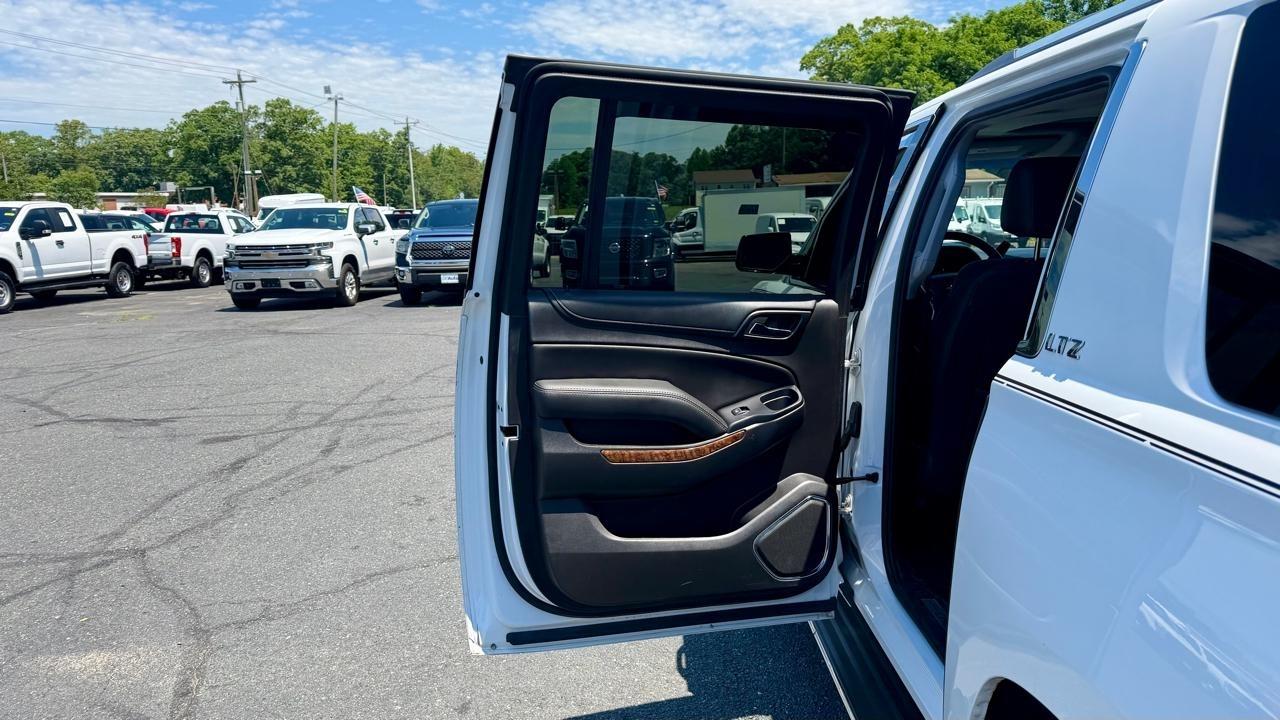 Chevrolet Suburban  2017