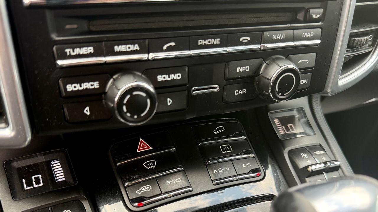 Porsche Cayenne  2016