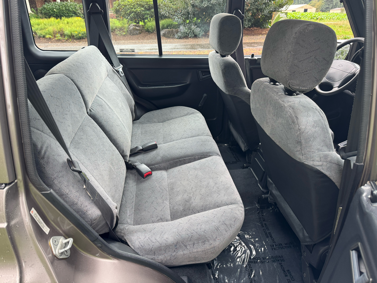 1998 Chevrolet Tracker Base photo 3