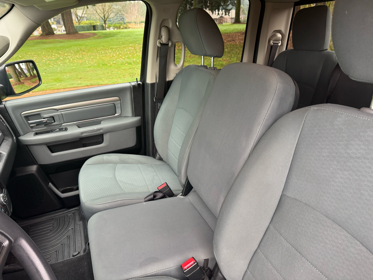 2018 Ram 1500 SLT photo 3