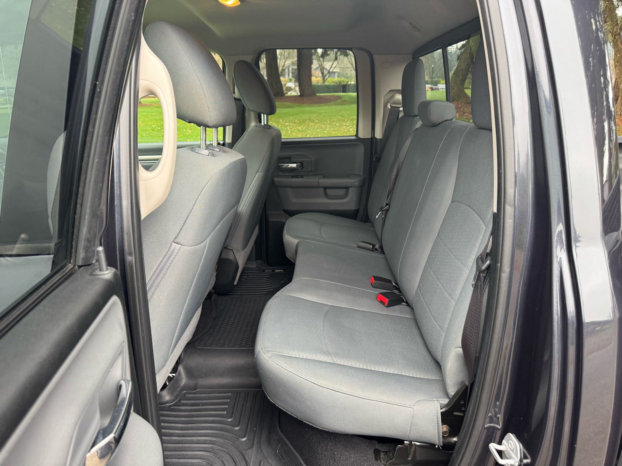 2018 Ram 1500 SLT photo 4