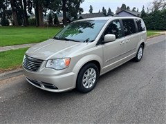 2016 Chrysler Town & Country 