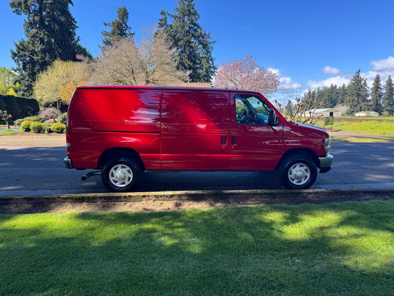 View vehicle photo 6