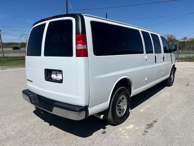 2020 Chevrolet Express Passenger LT - Photo 7