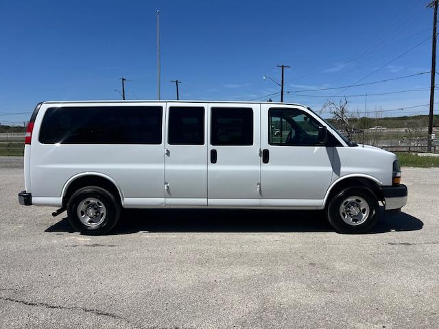 2020 Chevrolet Express Passenger LT - Photo 8