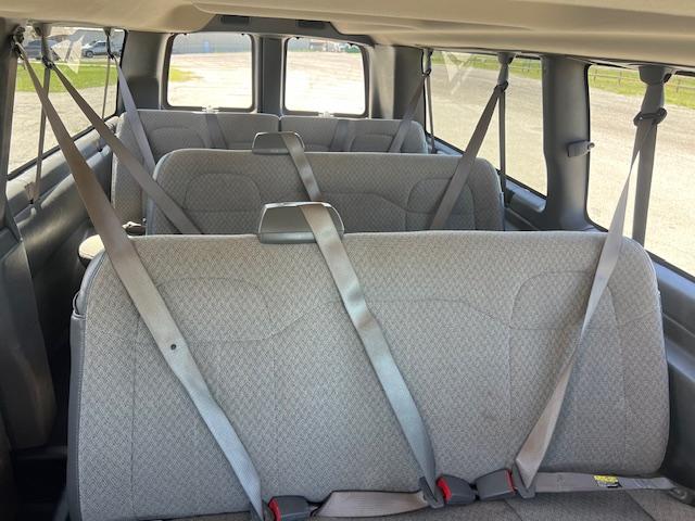 2020 Chevrolet Express Passenger LT - Photo 25