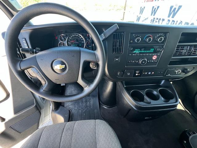 2020 Chevrolet Express Passenger LT - Photo 27