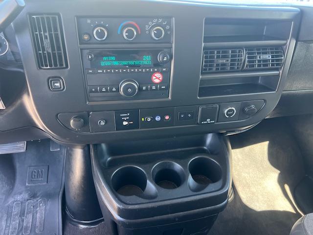 2020 Chevrolet Express Passenger LT - Photo 29