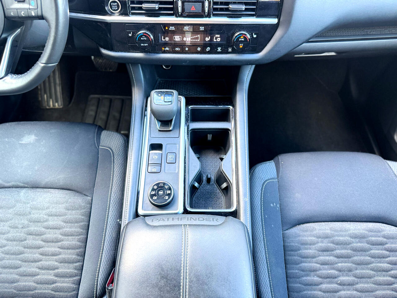 Nissan Pathfinder SV 4WD 2022