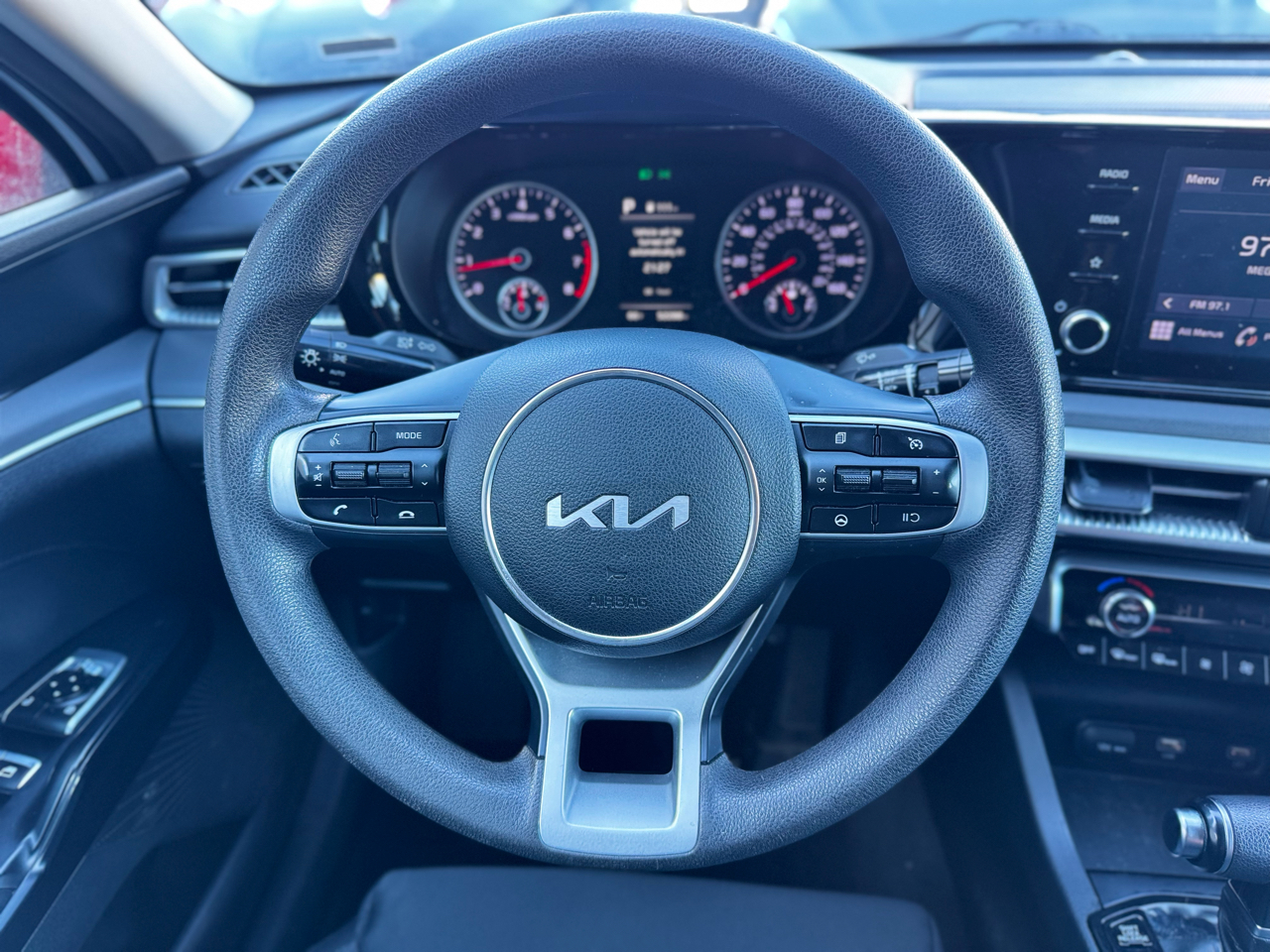 Kia K5 LXS 2023