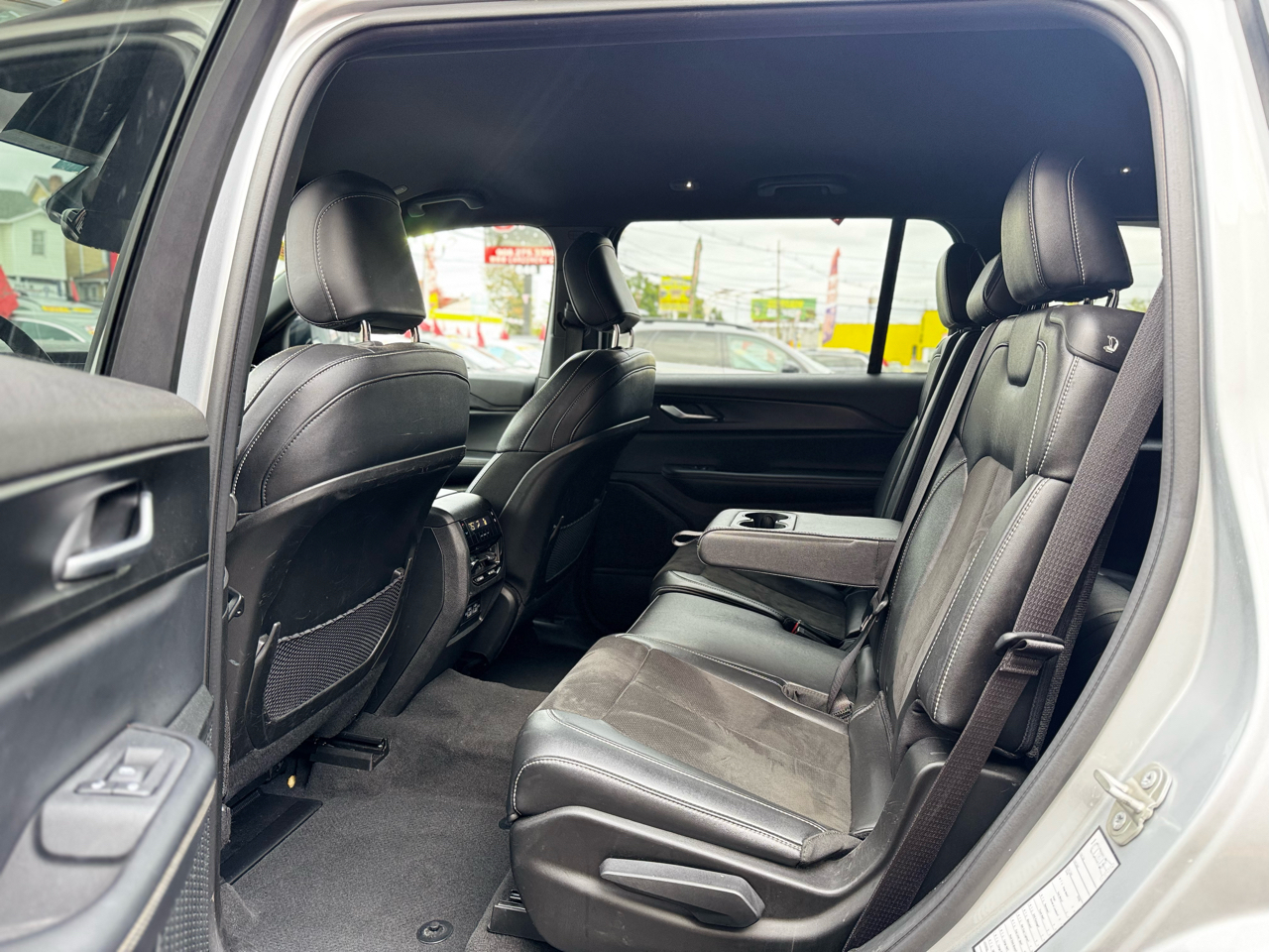 Jeep Grand Cherokee L Laredo 2023