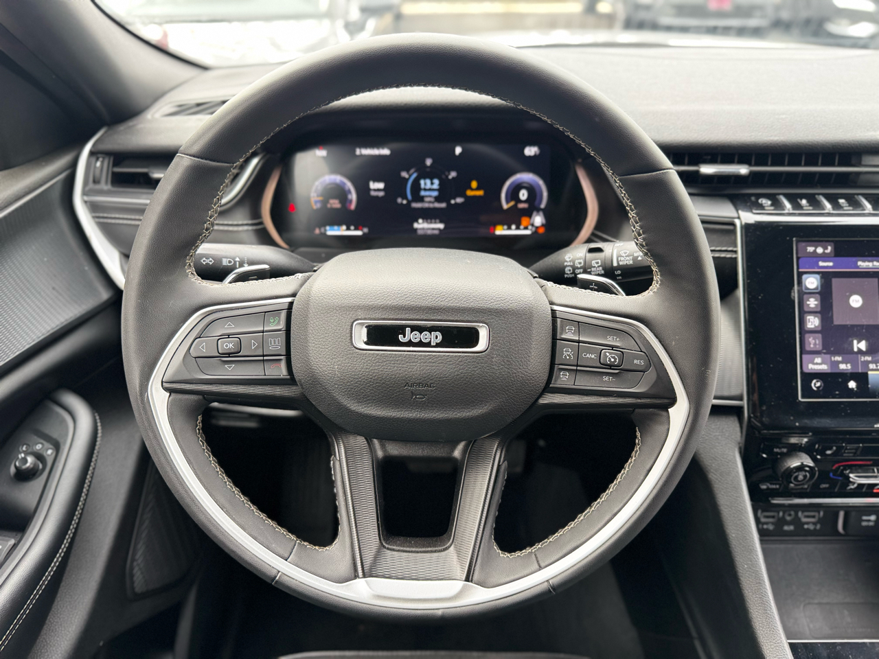 Jeep Grand Cherokee L Laredo 2023