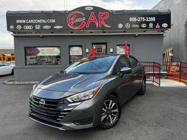 Gray 2025 Nissan Versa SV FWD Sedan Front-Wheel Drive Continuously Variable Transmission