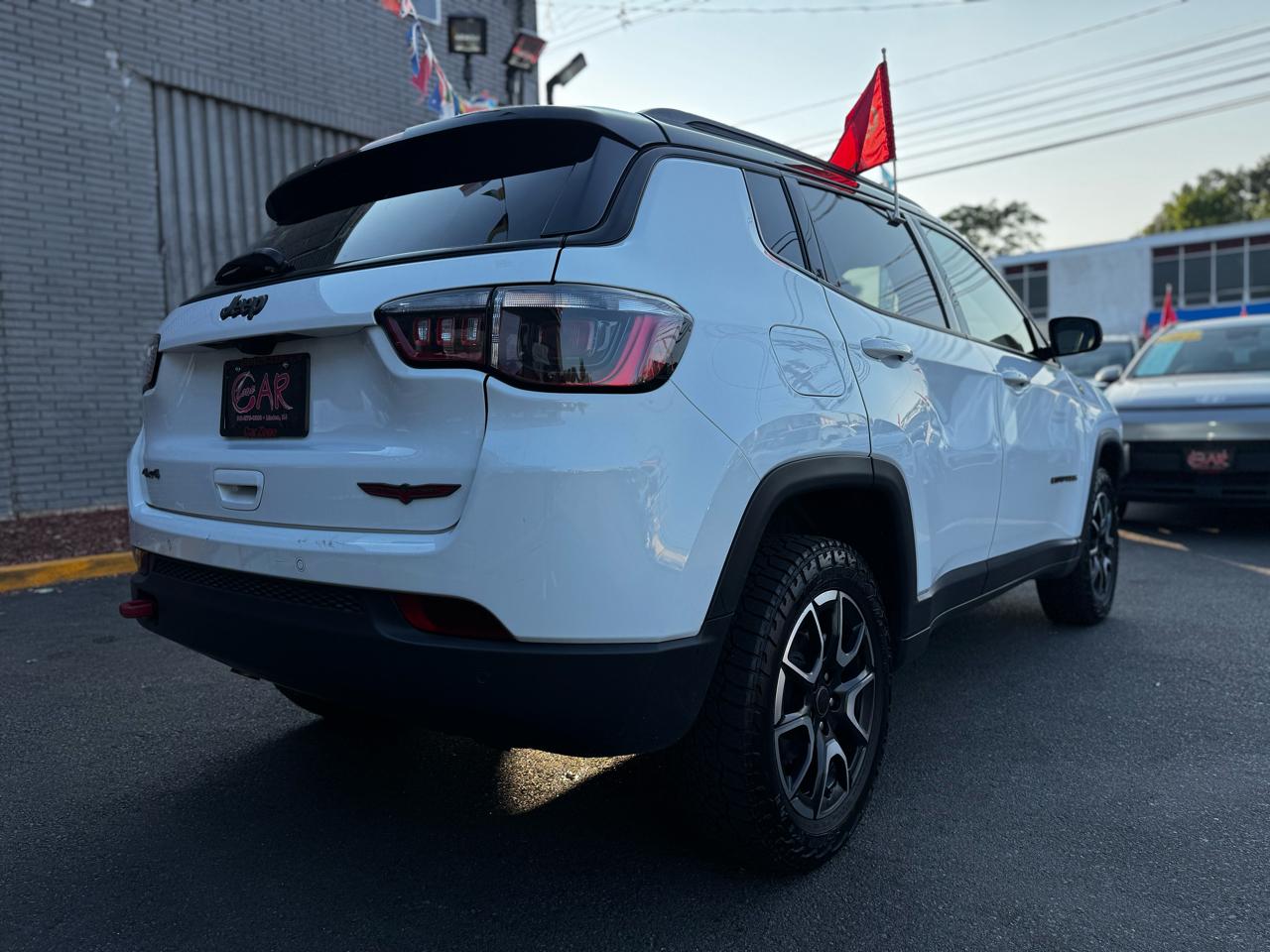 2025 Jeep Compass Trailhawk - Photo 13