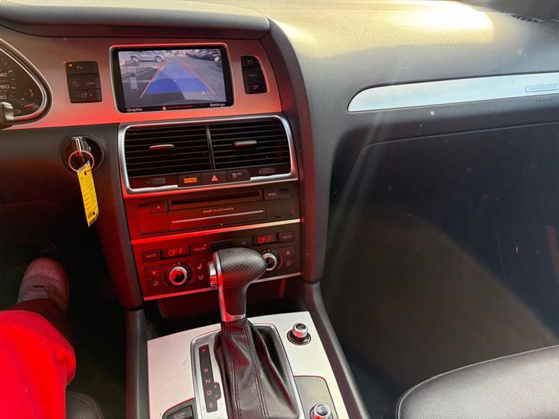 Audi Q7  2012 Audi Q7  2012