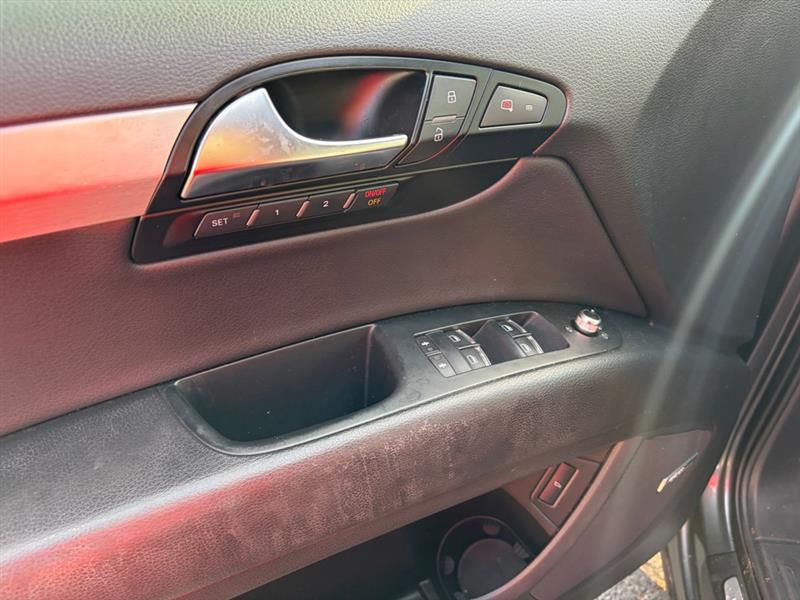 Audi Q7  2012 Audi Q7  2012