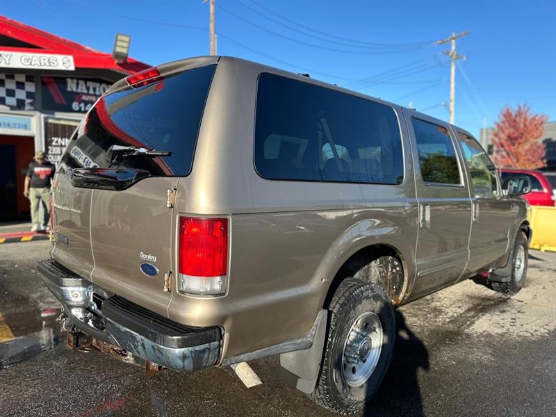 Ford Excursion  2000