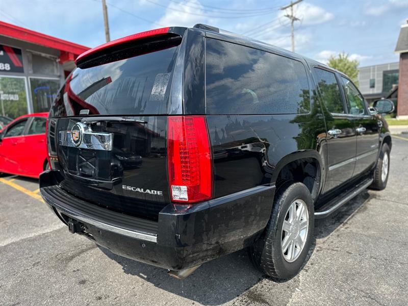 Cadillac Escalade  2013