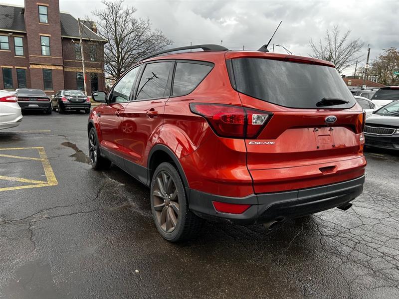 Ford Escape  2019