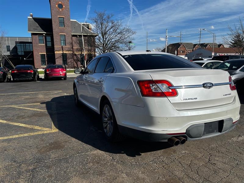 Ford Taurus  2011