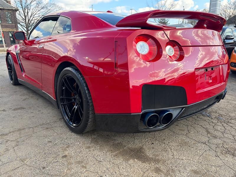 Nissan GT-R  2010