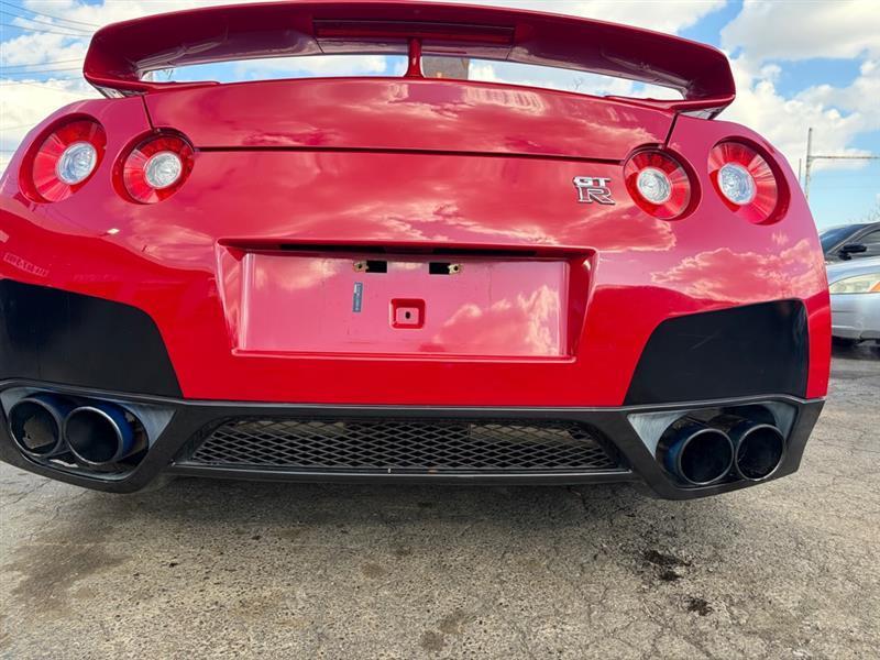 Nissan GT-R  2010